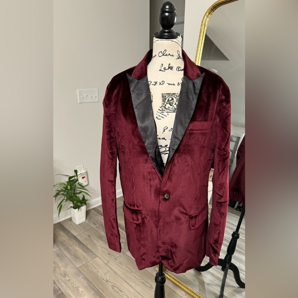Elegant Burgundy Blazer with Black Accents